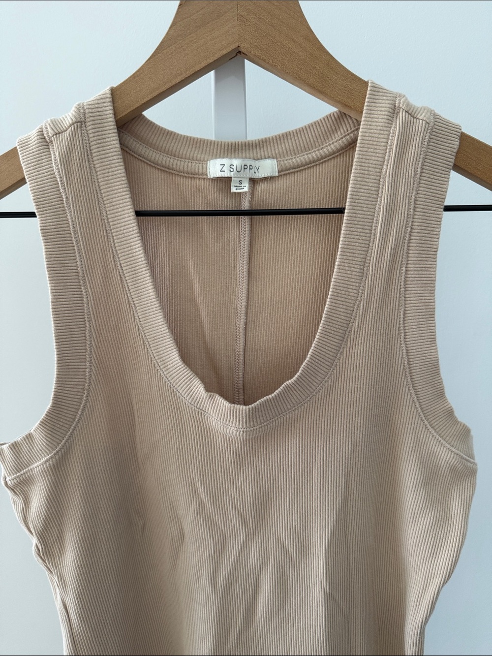 Z Supply Sirena ribbed scoop neck tank top Light Beige small - Picture 2 of 6